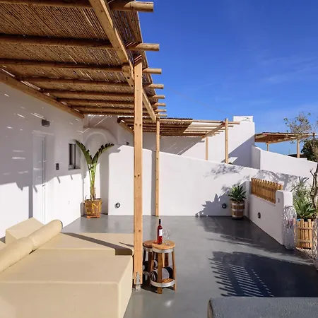 Athiri Luxury Bed & Breakfast Perivolos (Santorini)