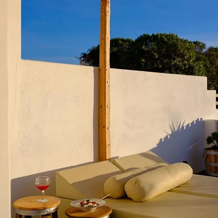 Athiri Luxury Bed & Breakfast Perivolos (Santorini)